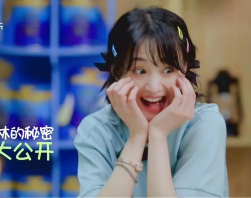 郑爽张新成吃瓜,吃瓜群众热议恋情真相