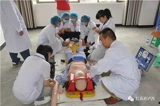 医生群众吃瓜图片