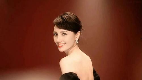 明星在水里吃瓜,水中吃瓜成新潮流