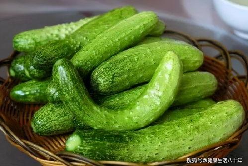 新闻系吃瓜,揭秘校园八卦背后的真相