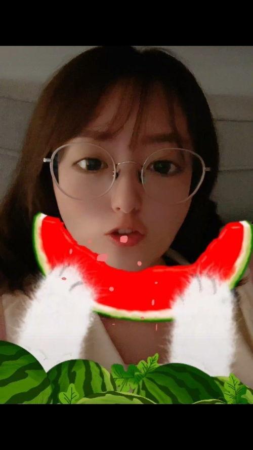 吃瓜破防女生,揭秘吃瓜女生破防瞬间